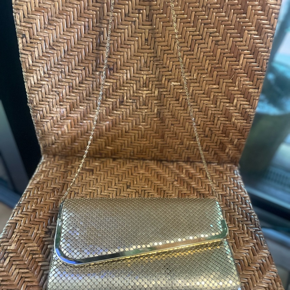 Vintage Gold Metal Mesh Evening Purse w Gold Shoulder Chain - Picture 1 of 7